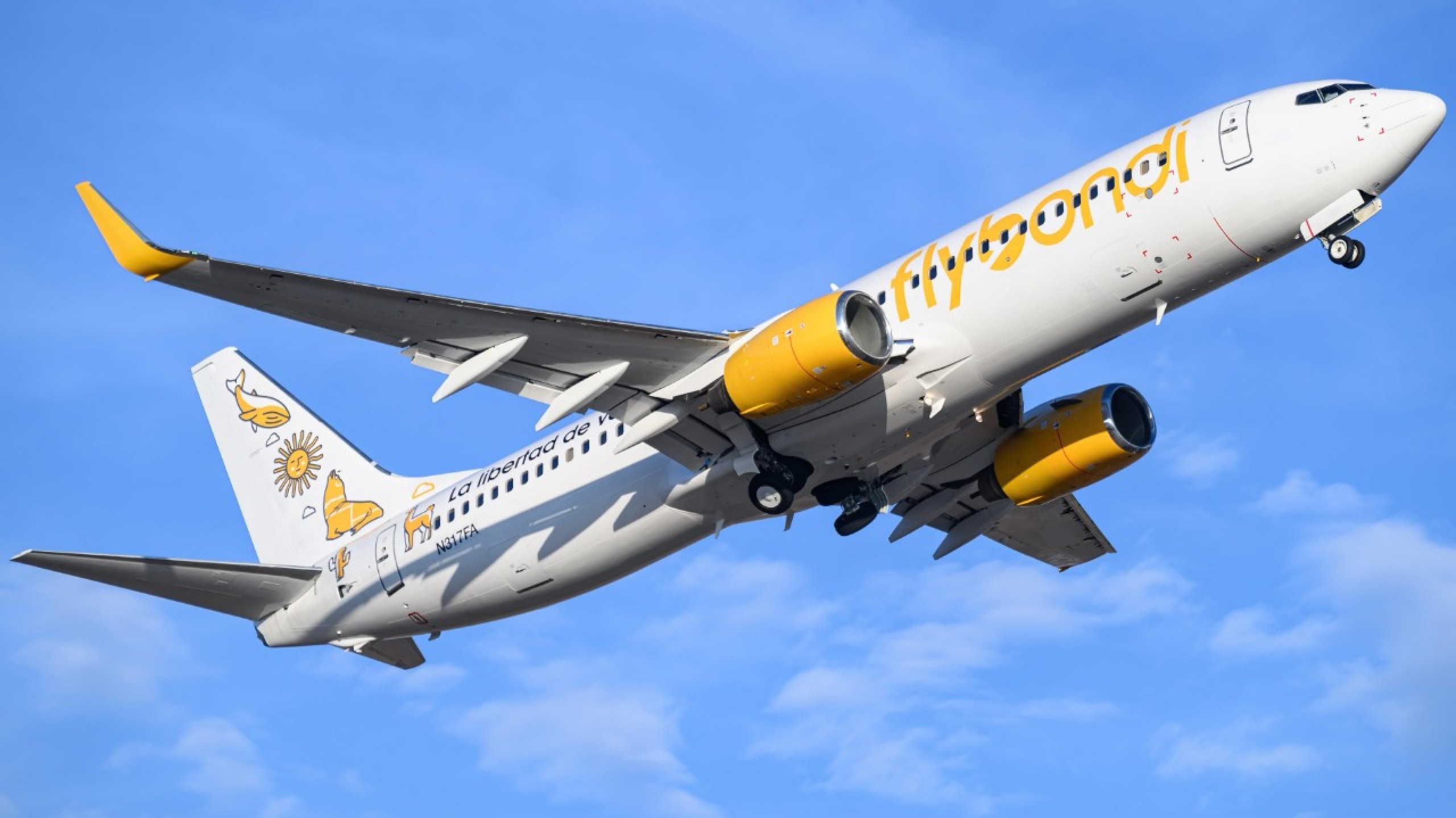 Embargaron las cuentas de Flybondi por una deuda fiscal de $1.500 millones