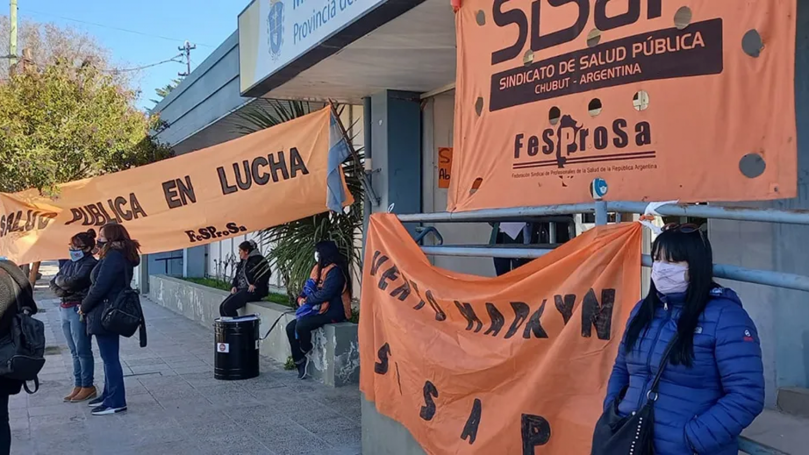 Tras medida de fuerza, se retrotraen 900 de los 1000 despidos en Salud