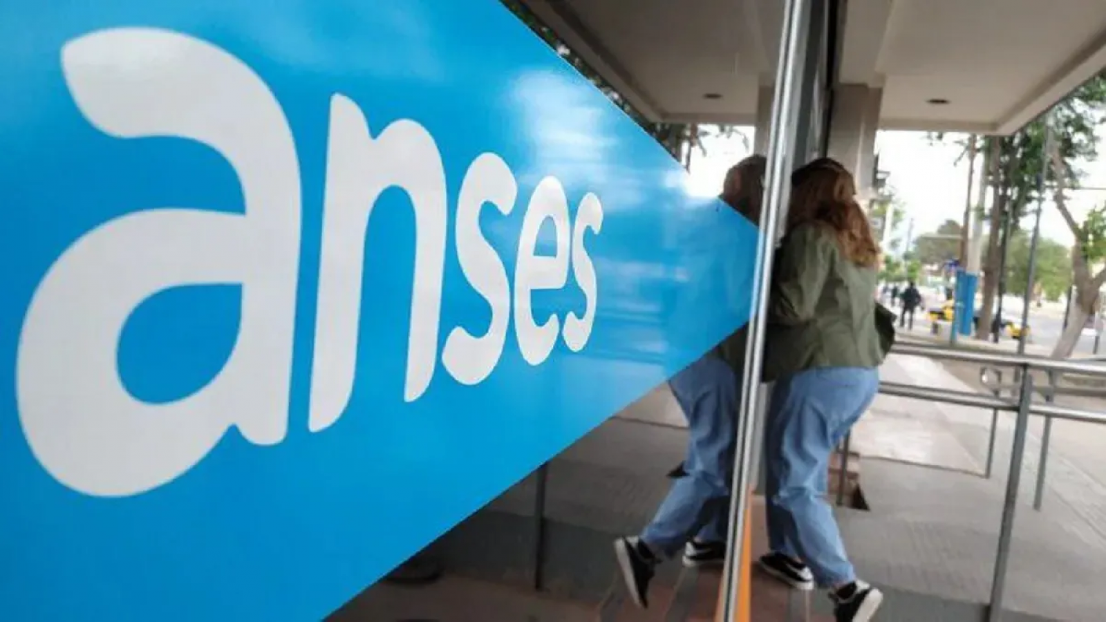 Es oficial: Nuevos aumentos en jubilaciones y asignaciones familiares