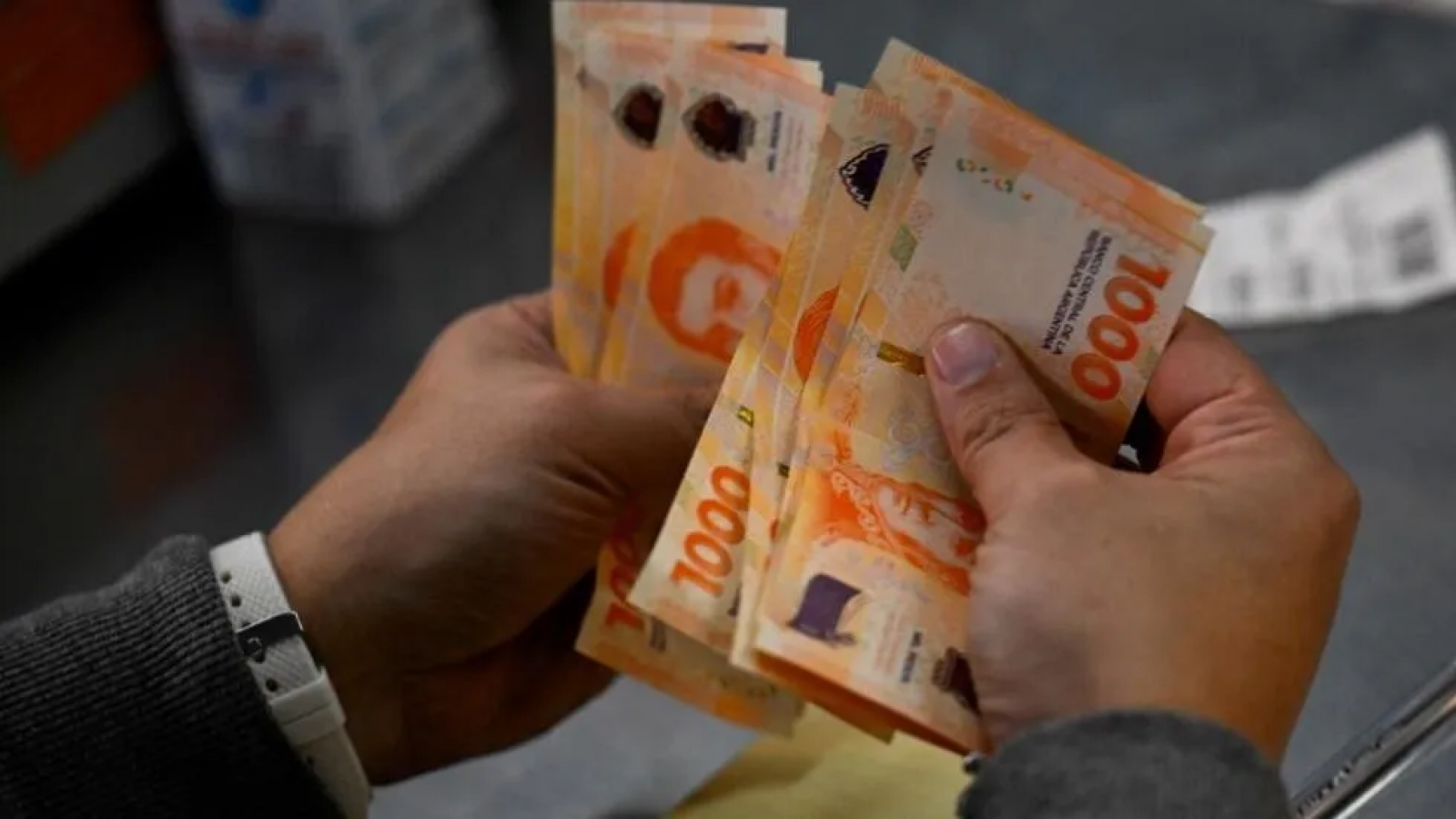 Se fijó en 234 mil pesos el salario mínimo tras fracaso en negociaciones