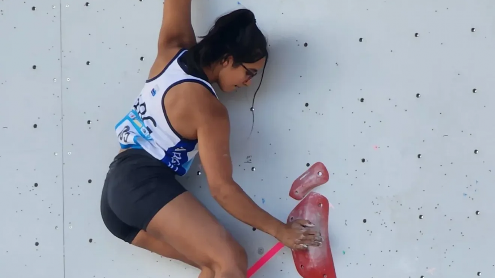 La madrynense Eluney Huenupi, entre las mejores 20 de América en el Panamericano de Escalada