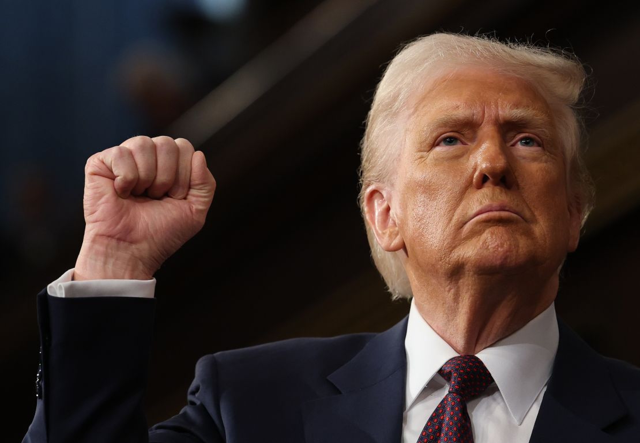 Trump amenazó con ampliar los ataques a Irán la próxima semana