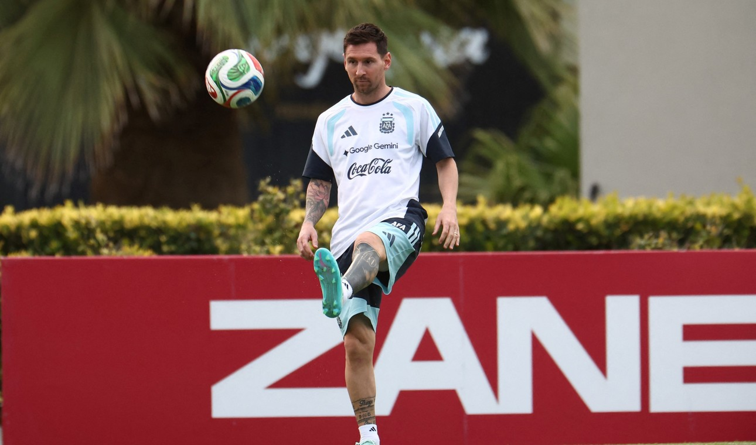 Lionel Messi llegó a Rosario para descansar junto a su familia