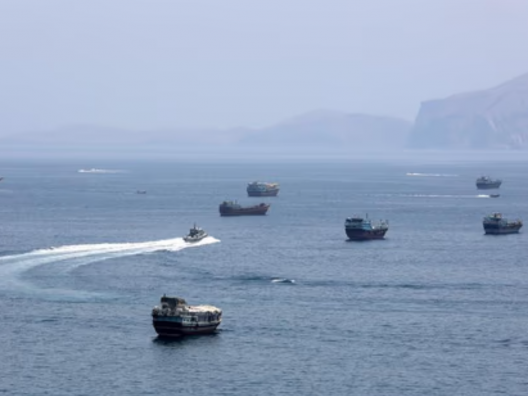 Irán aseguró que interceptó tres petroleros y Estados Unidos negó que controle el Estrecho de Ormuz