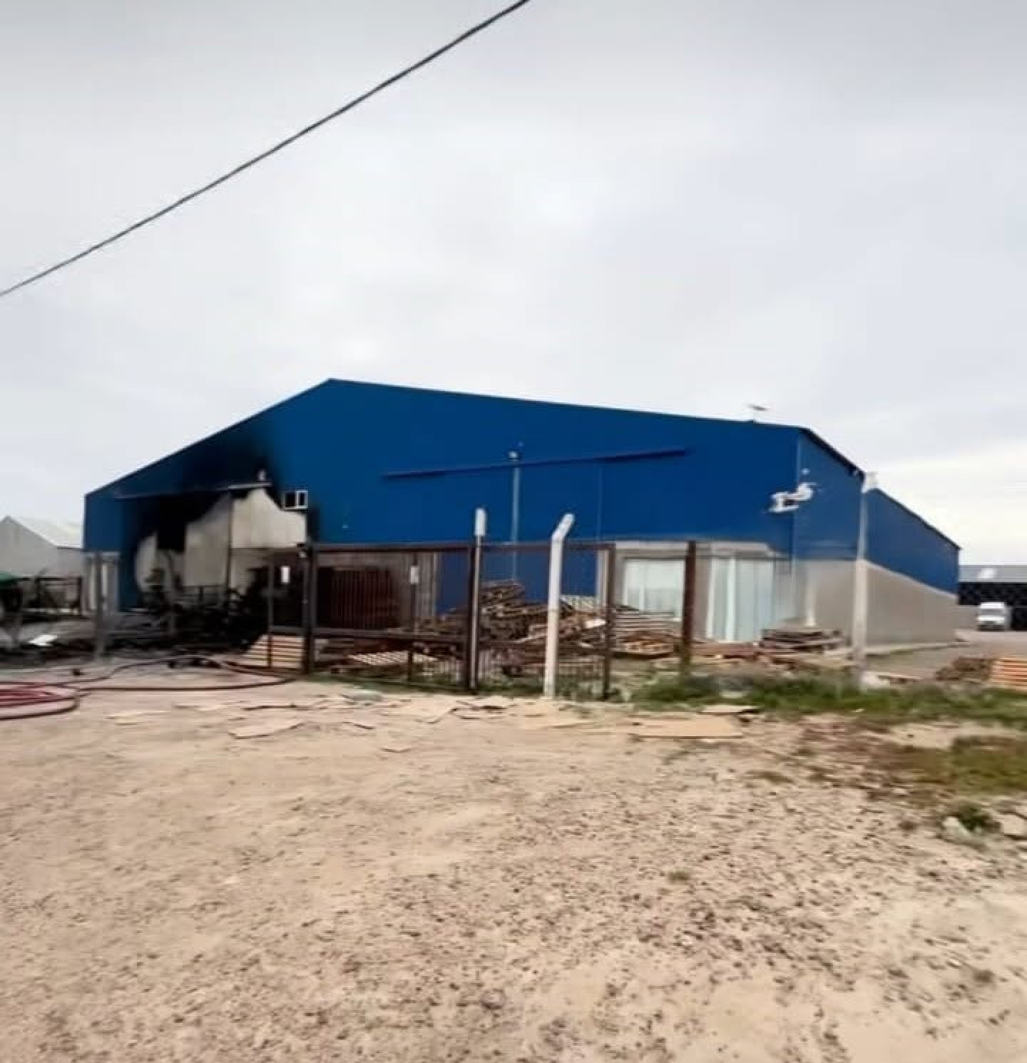Se incendió una fábrica de alimentos balanceados en el Parque Industrial Pesquero