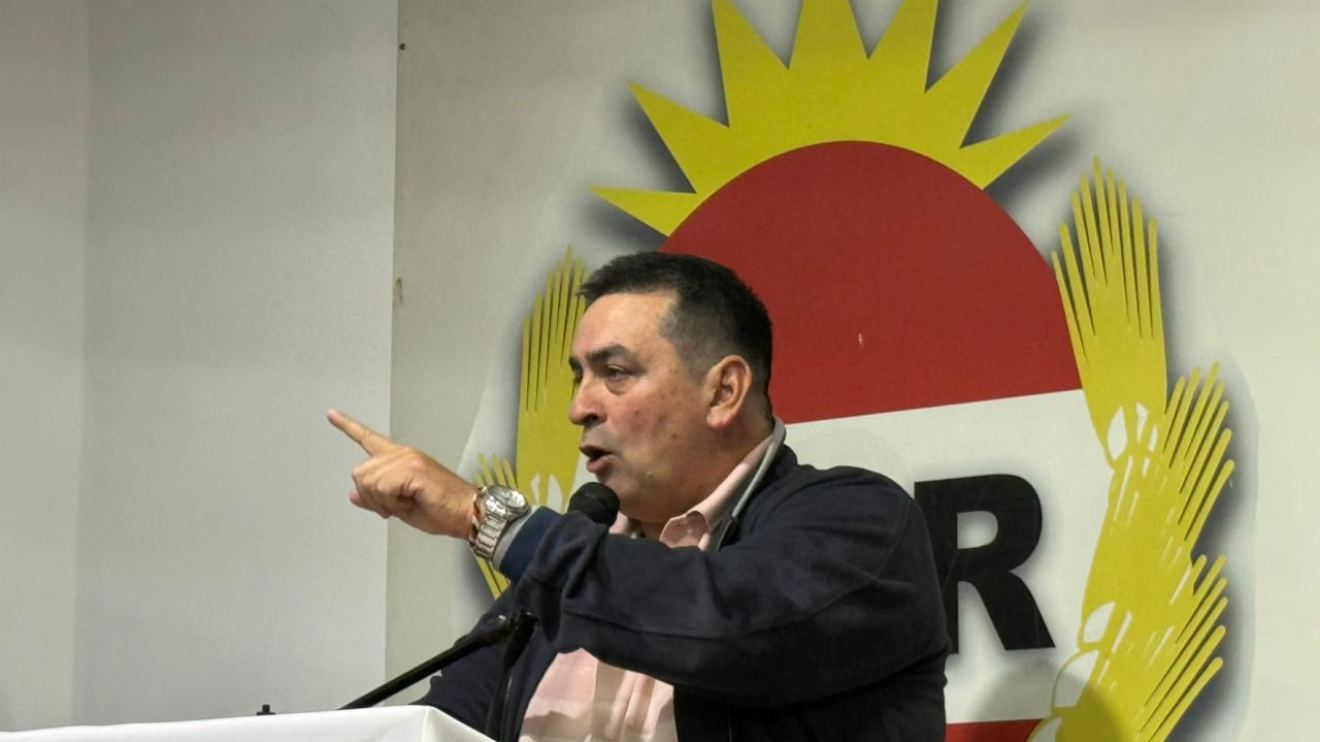 El presidente de la UCR de Puerto Madryn se entregó tras la orden de captura