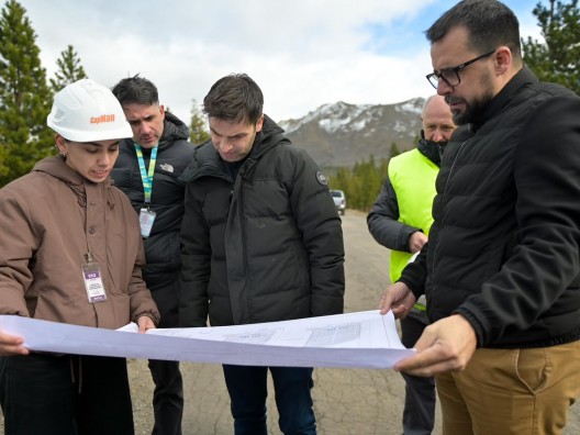 Torres supervisó el inicio de la obra del Aeropuerto de Esquel, clave para la conectividad de la Cordillera