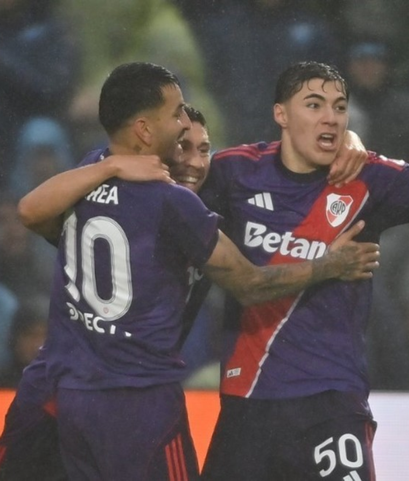 River ganó sobre el final y se impuso 2-1 ante Atlético Tucumán
