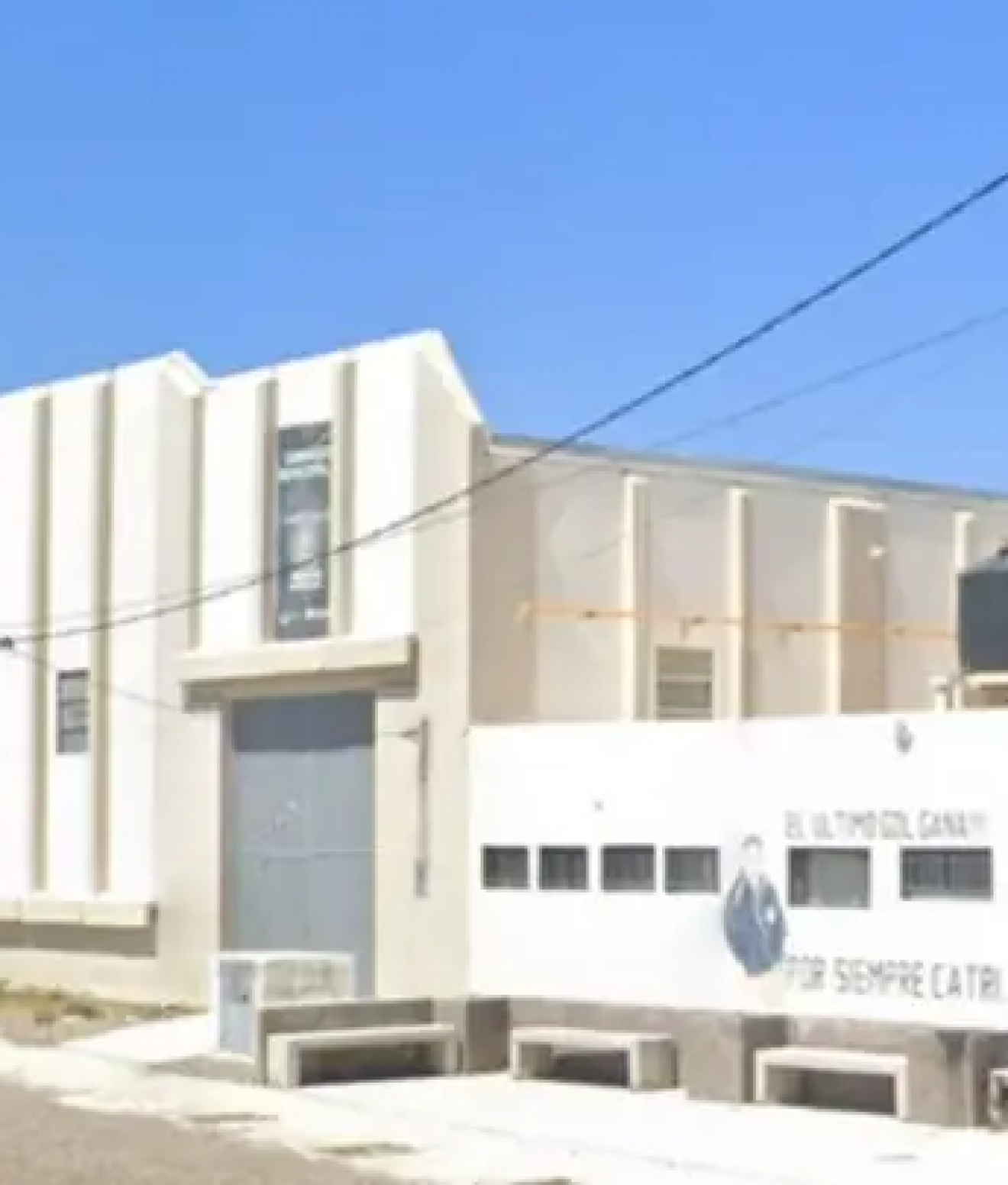 Puerto Madryn: la Feria del Usado reunió a vecinos, feriantes y emprendedores en el Gimnasio Municipal N.º 2