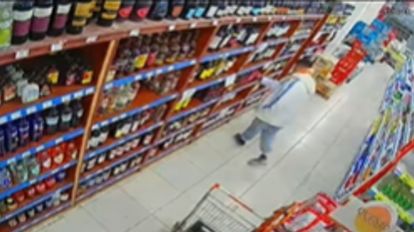 Robó una botella de vino en un autoservicio de Trelew y lo grabaron las cámaras