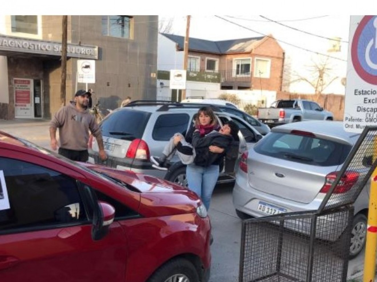Autos mal estacionados y vecinos al límite: los insólitos antecedentes que hubo en Puerto Madryn