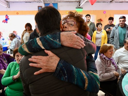 Torres: "No puede haber jubilados de primera y de segunda" y la Provincia cubrirá el desfasaje de medicamentos