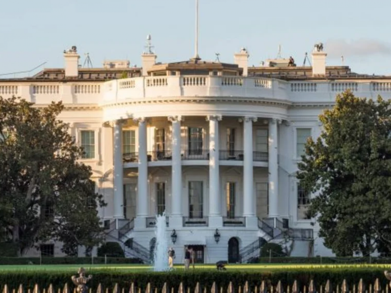 Senador de Estados Unidos acusó a la Casa Blanca de ocultar los costos de la guerra con Irán