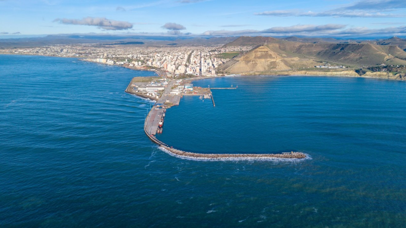 El destructor Almirante Brown, la gran atracción de la celebración por los 30 años del muelle de Comodoro Rivadavia
