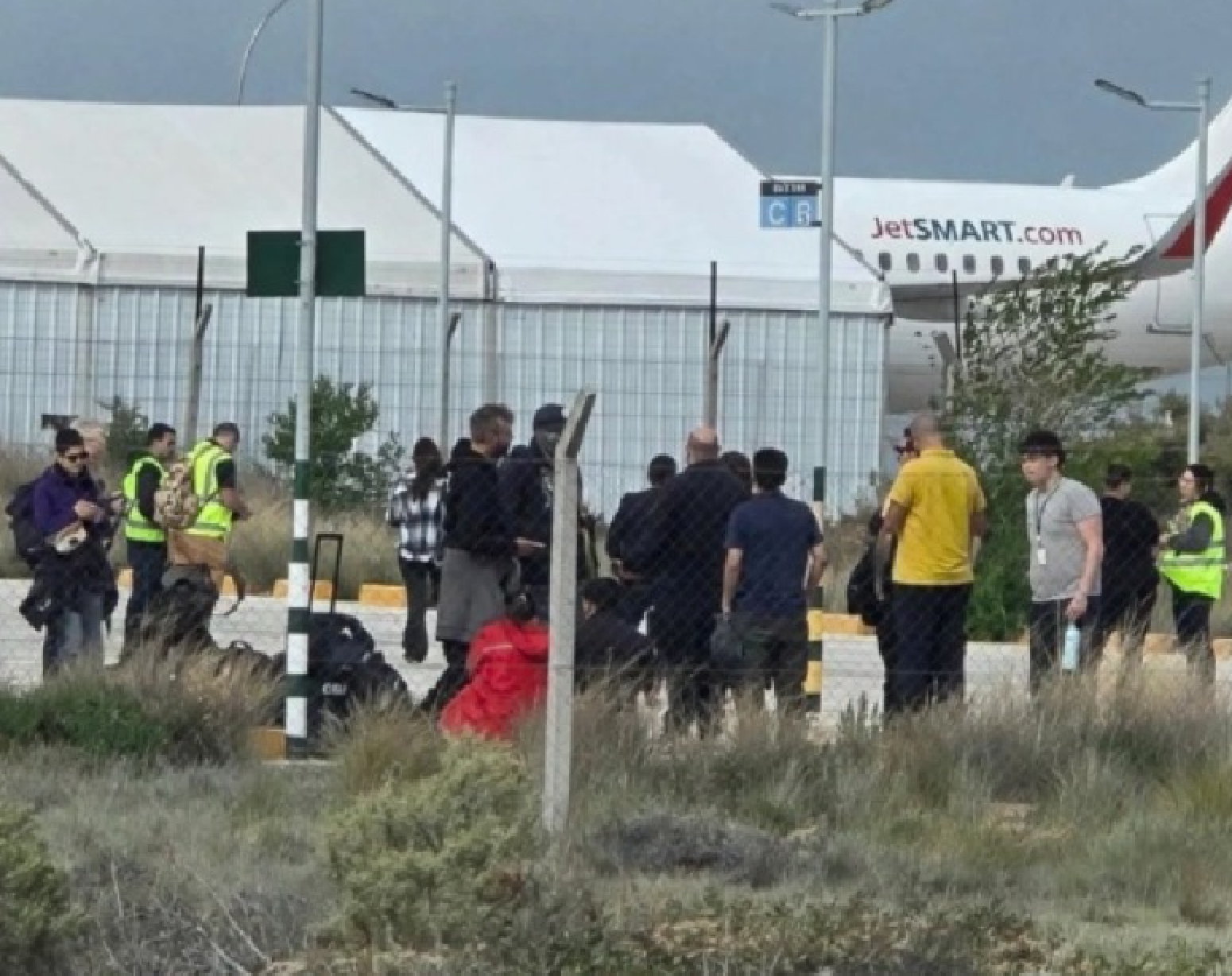 Amenaza de bomba en el aeropuerto de Trelew: fuerte despliegue policial y de emergencia